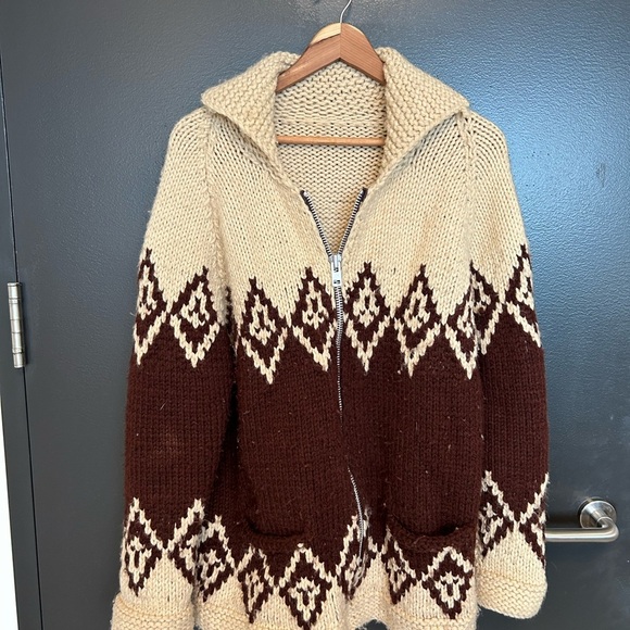 Cowichan vintage homemade wool sweater size XL in decent used condition - Picture 6 of 12
